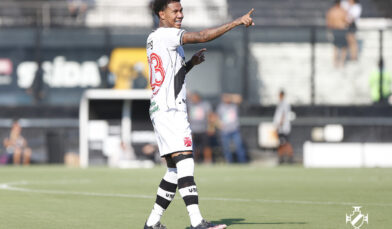 Zé Gabriel pede foco na semifinal do Carioca contra o Flamengo