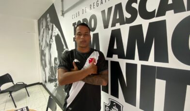 Vasco acerta a extensão de contrato com Julião até fevereiro de 2025