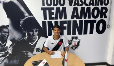 Vasco assina contrato de formação com meio-campo Gustavo