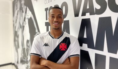 Vasco assina contrato profissional com Luiz Felipe, do Sub-17, até 2025