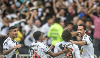 Figueiredo marca um golaço e Vasco vence o Bahia pelo Brasileiro