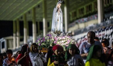 Veja fotos da procissão de Nossa Senhora de Fátima em São Januário