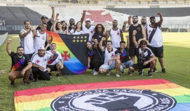 Torcida do Vasco assume protagonismo na luta contra a homofobia e transfobia
