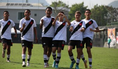 Sub-14 vence o Flamengo novamente e está na final do Metropolitano