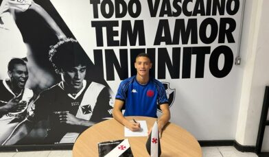 Vasco renova os vínculos do zagueiro Kaylan e do goleiro Pablo, do Sub-20