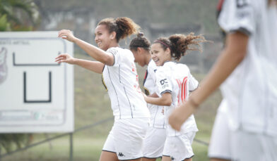 Rayssa comemora gols na estreia e exalta foco do Feminino Sub-17