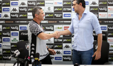 Jorginho é apresentado como novo técnico do Vasco da Gama