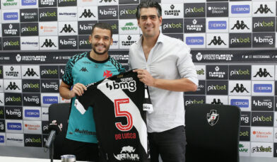 De Lucca é apresentado no CT Moacyr Barbosa e recebe a camisa 5 do Vasco
