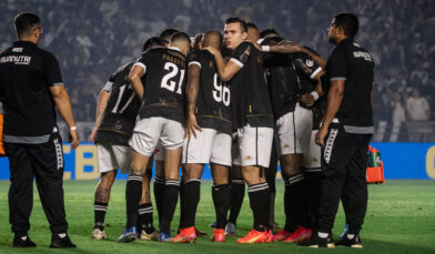 Com dois a menos, Vasco sofre revés diante do Internacional pelo Campeonato Brasileiro